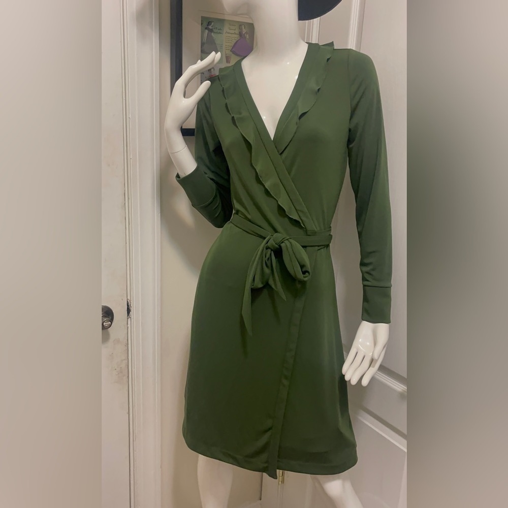 Ann Kline's gorgeous lime, green cross belt dress in great conditions